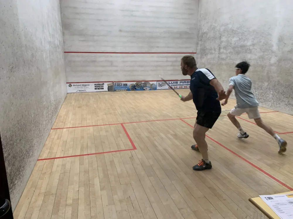 Courts de squash à La Chaussée-Saint-Victor