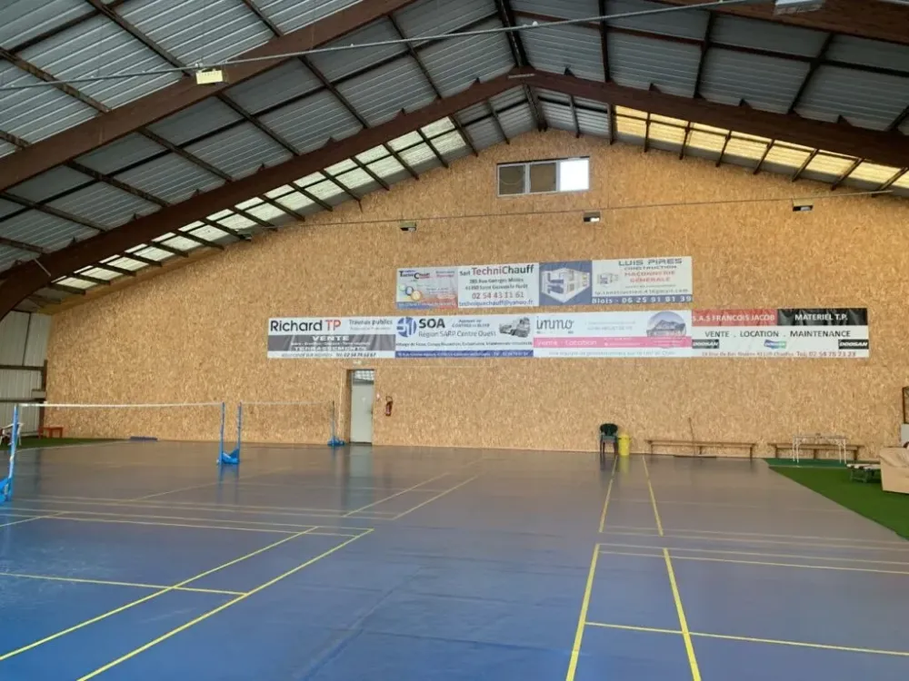 Terrain badminton à La Chaussée-Saint-Victor